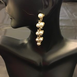 NWOT - PEARL DROP EARRING W/WHITE STONES